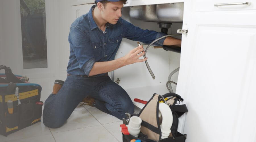 Expert burst pipe repair services in Warren, OH